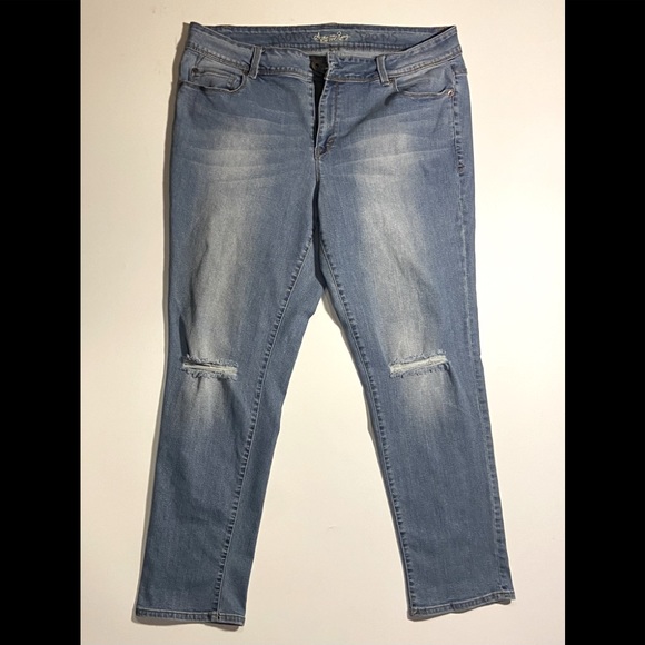 American Rag Distressed women’s plus size 16 Jean - Picture 1 of 5